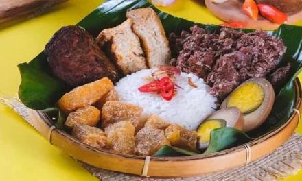 Makanan Dari Yogyakarta Yang Sangat Khas Yaitu Gudeg