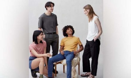 Pakaian Oblong Atau Sebuah Kaos Yang Di Pakai Seseorang