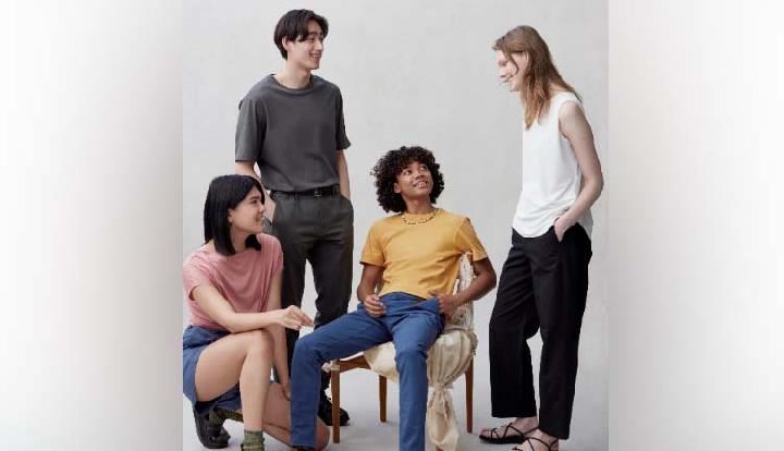 Pakaian Oblong Atau Sebuah Kaos Yang Di Pakai Seseorang