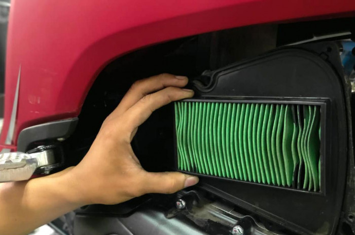 Penyaring Udara Atau Filter Di Komponen Motorfil