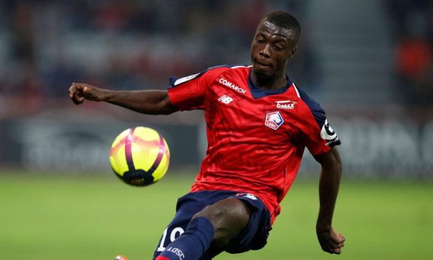 Pesepak Bola Pepe Yang Bermain Dengan Profesional