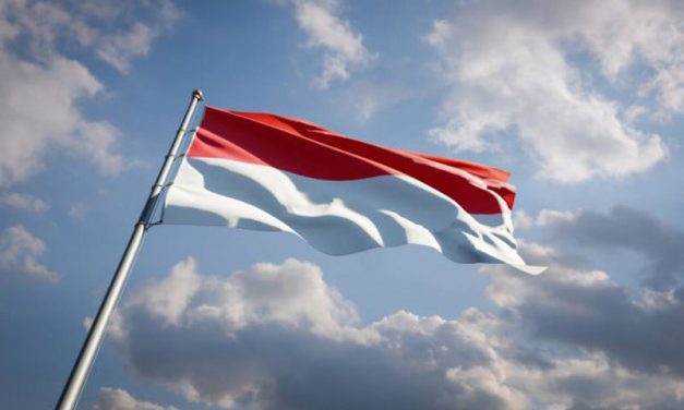 Lembaran Kain Atau Bendera Sebagai Lambang Negara