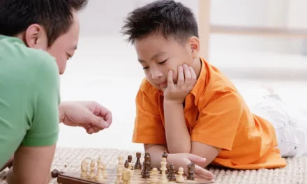 Mengasah Otak Dengan Bermain Olahraga Catur