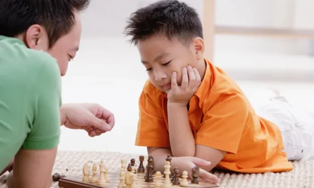 Mengasah Otak Dengan Bermain Olahraga Catur
