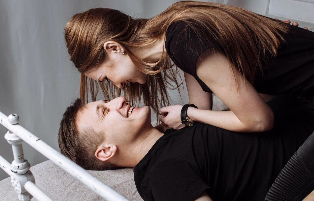 Model Pertemanan Yang Tertuju Ke Seksual Dan Uang