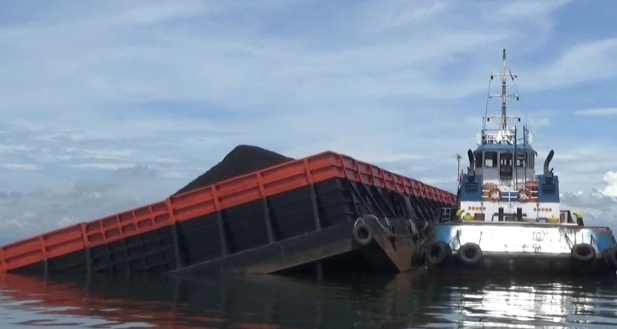 Transportasi Batu Bara Melalui Perairan Dengan Kapal Tongkang