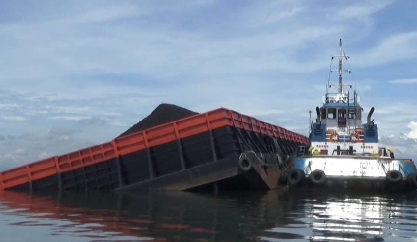 Transportasi Batu Bara Melalui Perairan Dengan Kapal Tongkang