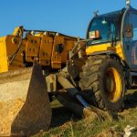 Penggunaan Kendaraan Berat Jenis Buldozer Sebagai Pengangkut