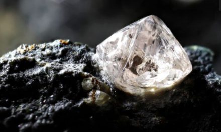 Bahan Mineral Alami Yang Berharga Pada Berlian