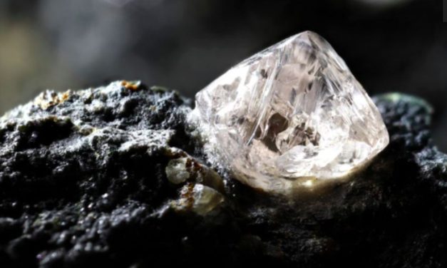 Bahan Mineral Alami Yang Berharga Pada Berlian