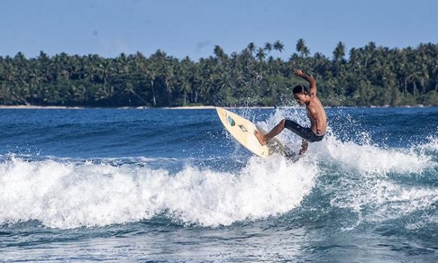 Kegiatan Air Selancar Salah Satu Olahraga Sulit