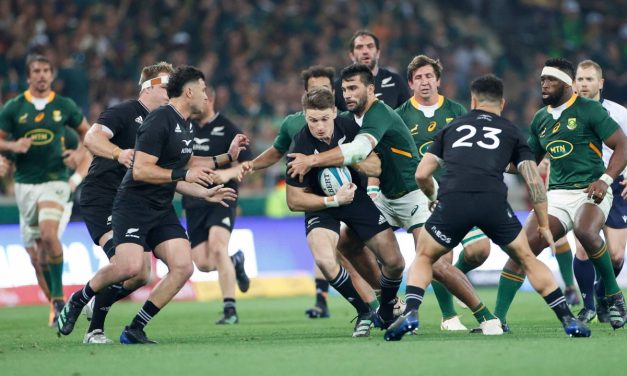 Olahraga Bola Oval Di Perebutkan Dalam Rugby