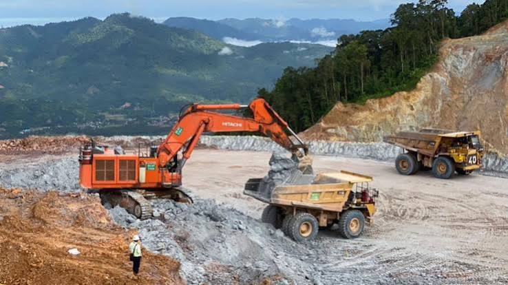 Kegiatan Hasil Pertambangan Mengambil Sumber Daya Alam Bumi