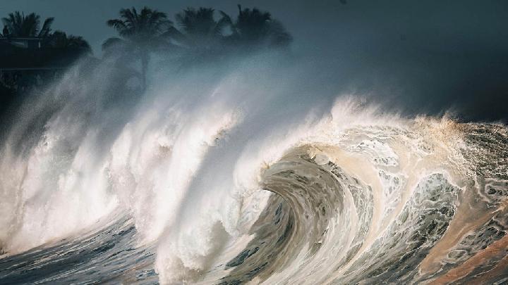 Bencana Alam Tsunami Dengan Gelombang Laut Besar