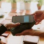 Sistem Penbayaran Tap Pay Pada Zaman Modern