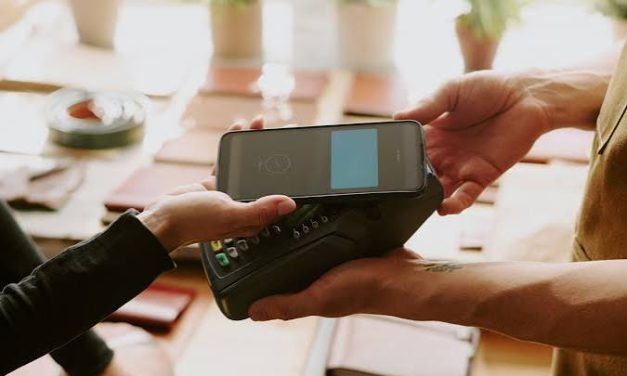 Sistem Penbayaran Tap Pay Pada Zaman Modern