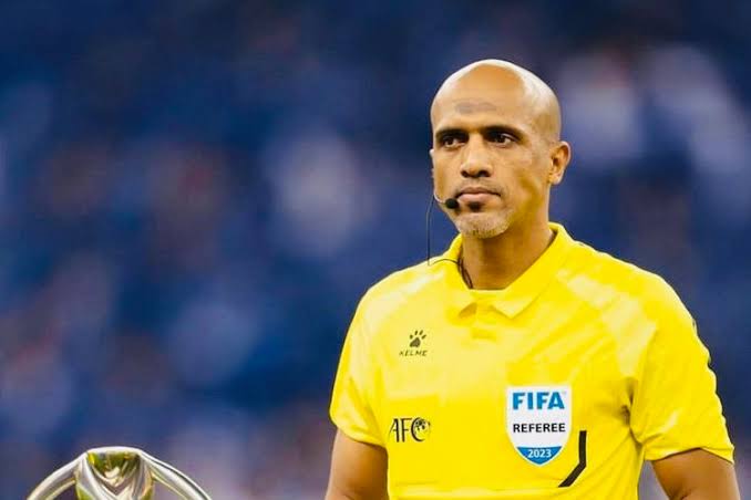 Seseorang Pemimpin Pertandingan Yaitu Profesi Wasit