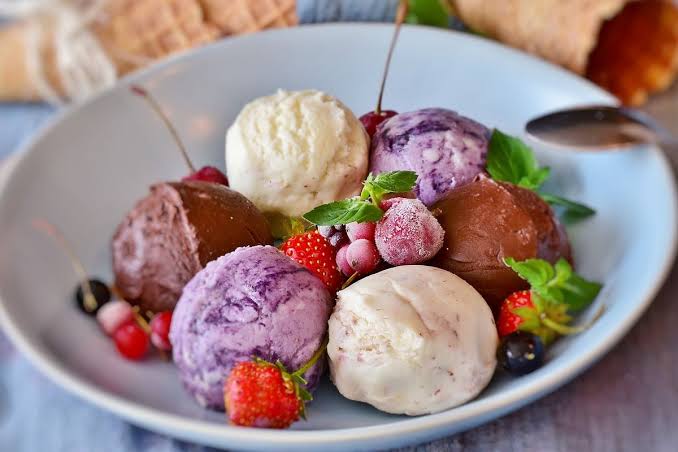 Kulineran Minuman Dingin Es Krim Dengan Banyak Varian