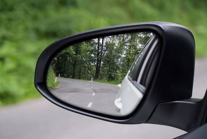 Pemakaian Kaca Spion Dengan Benar Pada Kendaraan