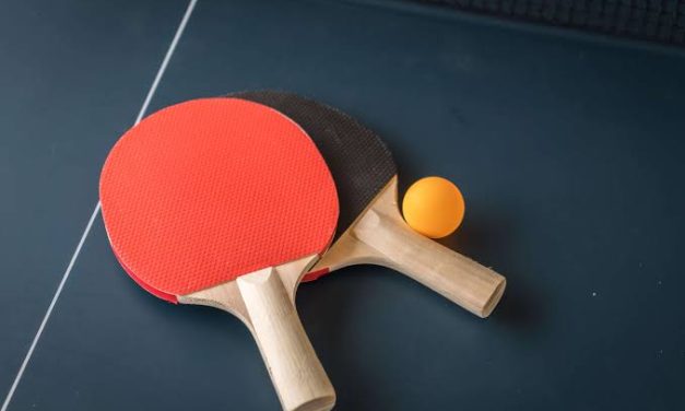 Olahraga Raket Pingpong Dengan Bet Yang Kecil
