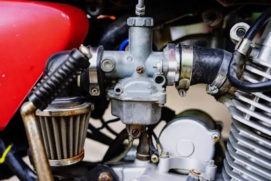 Sebuah Komponen Kaburator Pada Sepeda Motor