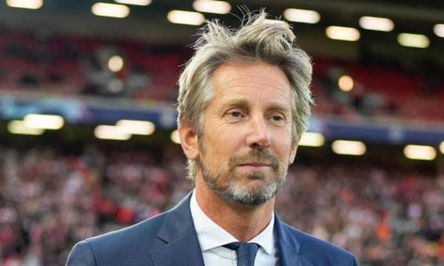 Seorang Andalan Kiper Edwin Van Der Sar Yang Hebat
