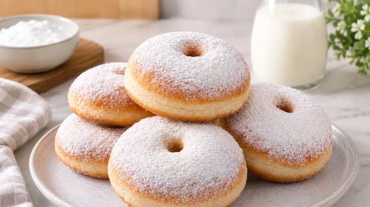 Makanan Bulat Tengah Donat Dengan Berbagai Topping