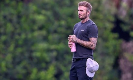 Seseorang Legenda Bola Pemain Hebat David Beckham
