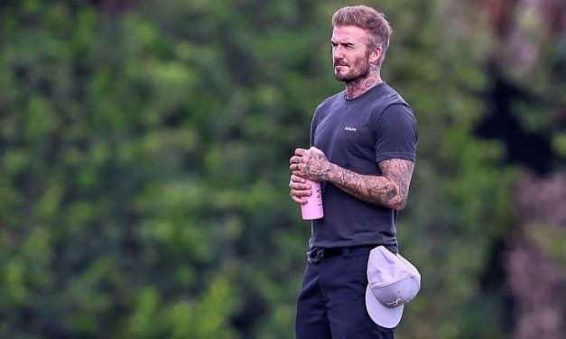 Seseorang Legenda Bola Pemain Hebat David Beckham