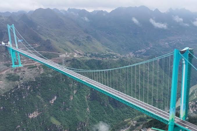 Suatu Jalan Jembatan Sebagai Penghubung Dua Wilayah